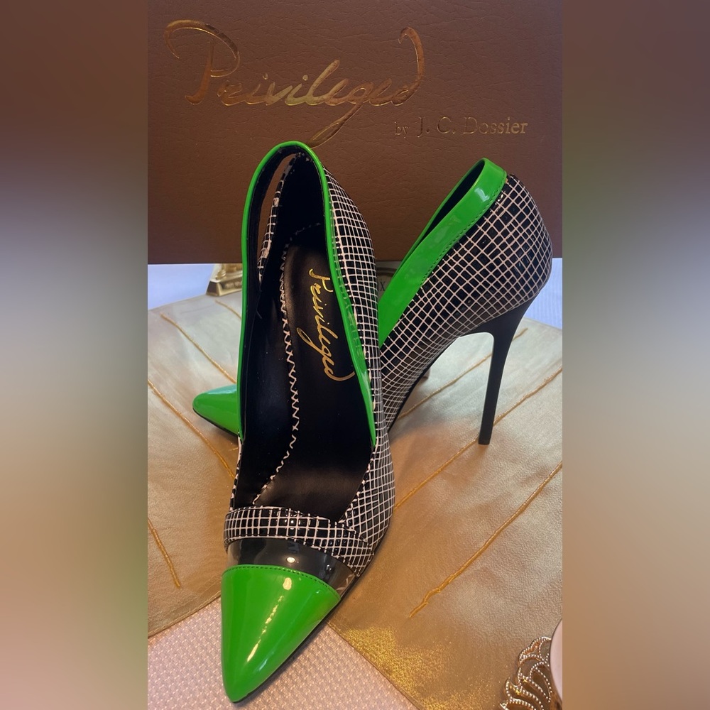 NEW Privileged Raver-Neon Green Pump by JC Dossier Sz 9 fits like Sz 8.